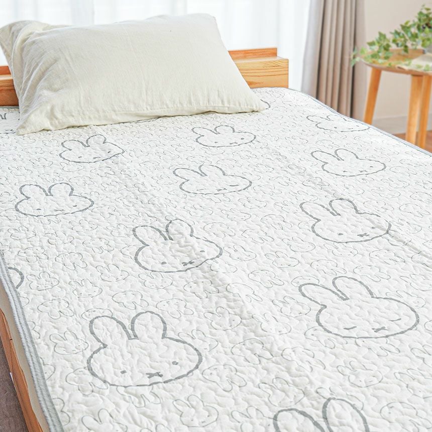 敷きパッドシングルミッフィーキャラクター西川敷パッド綿100%水洗い加工水洗いポコポコキルトオールシーズン洗える丸洗いmiffyかわいいシンプル子ども部屋ホワイトグレーブルーナ