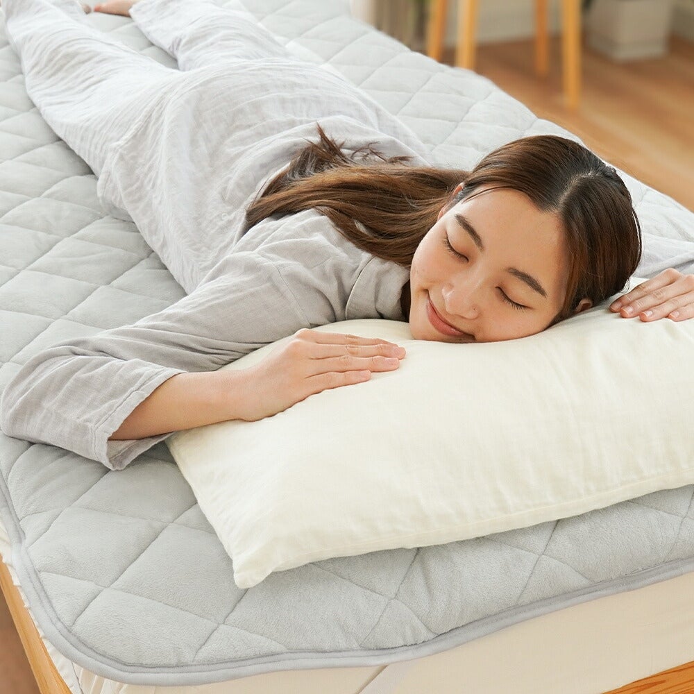 西川 あったかフランネル敷きパッド グレー 使用イメージ