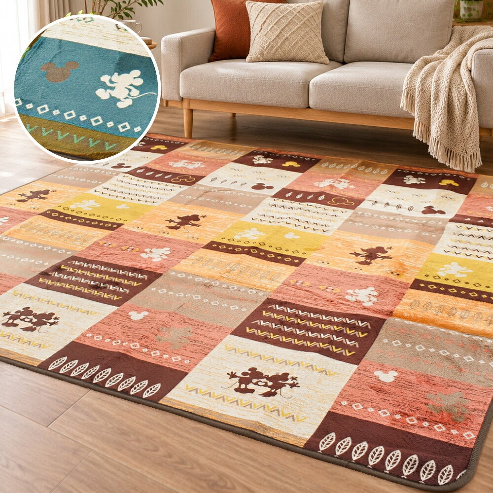 ミッキーラグ 180×180cm レッドの柄と生地の拡大